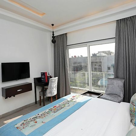 Oyo 11071 Hotel Tisya Delhi  Buitenkant foto
