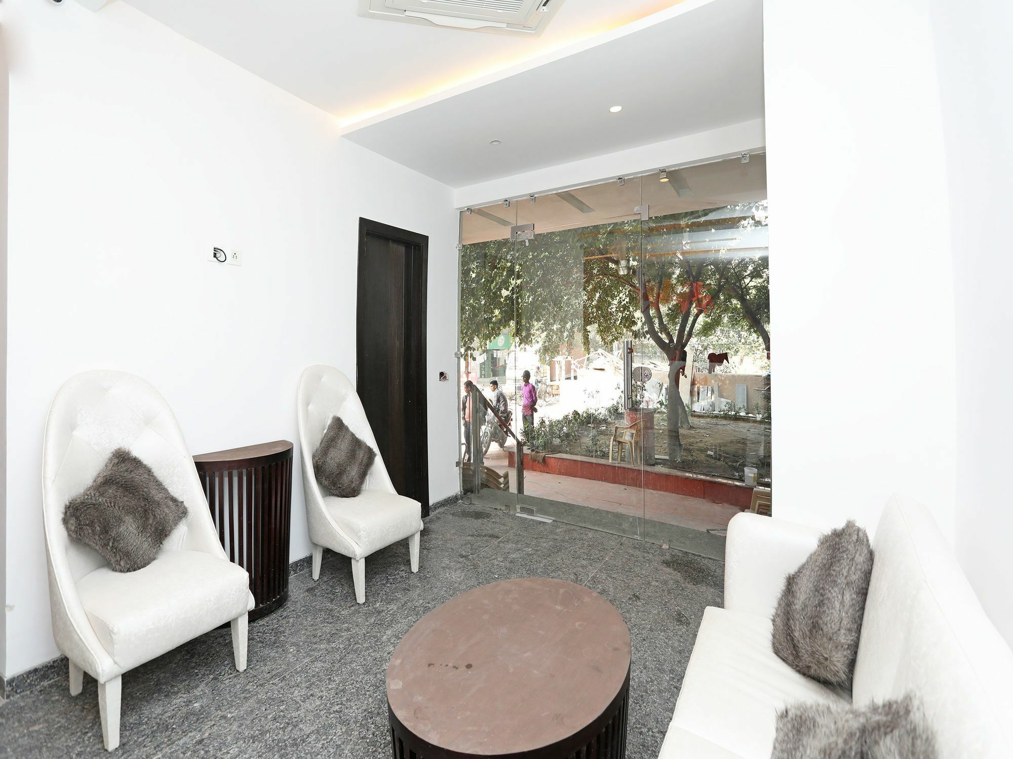 Oyo 11071 Hotel Tisya Delhi  Buitenkant foto